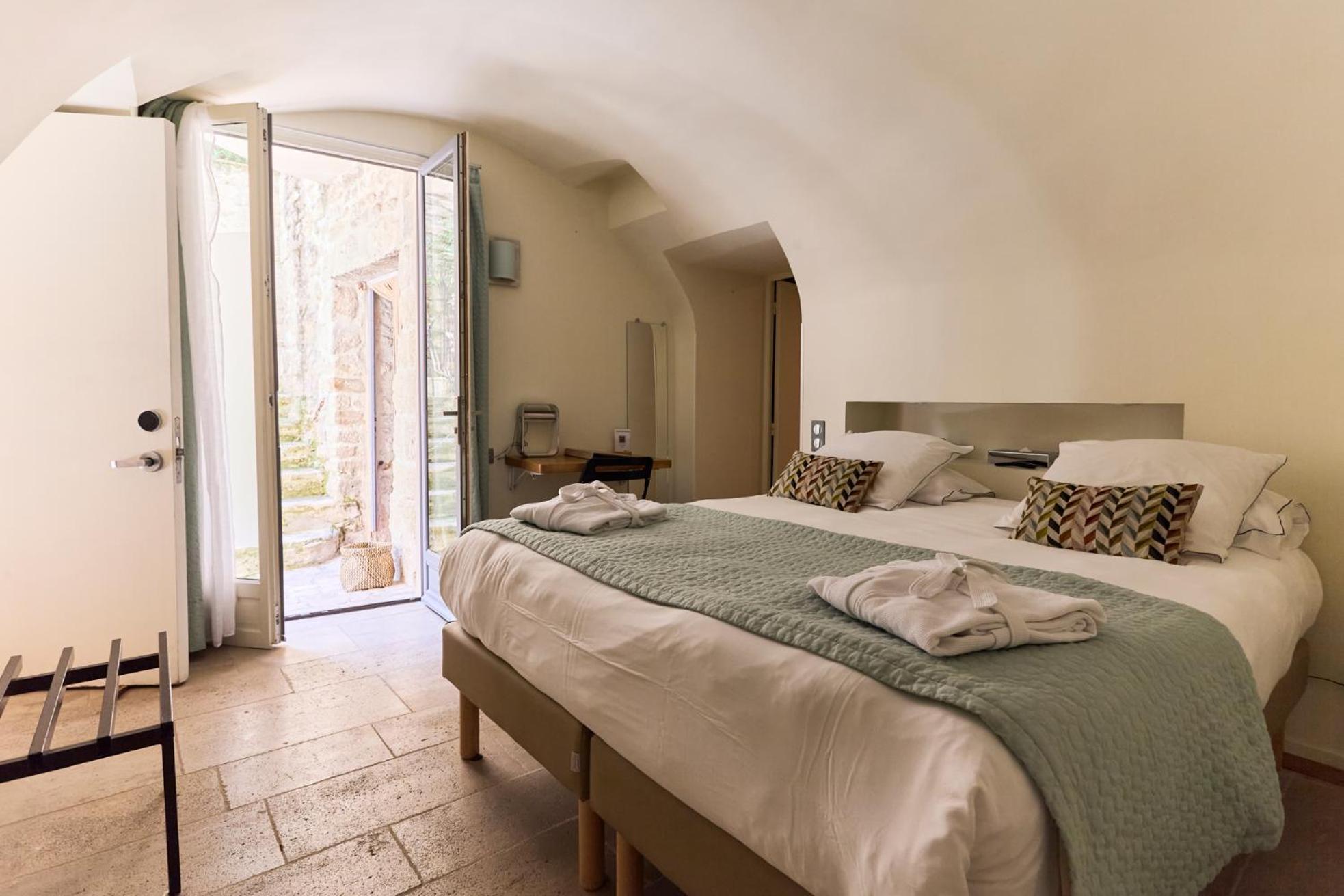 Boutique Hotel Entraigues Uzes Exterior photo